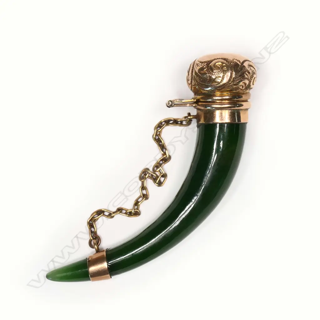 A 19thC Thomson & Smith (Christchurch) 9ct gold and pounamu cornucopia scent phial, Image 1++